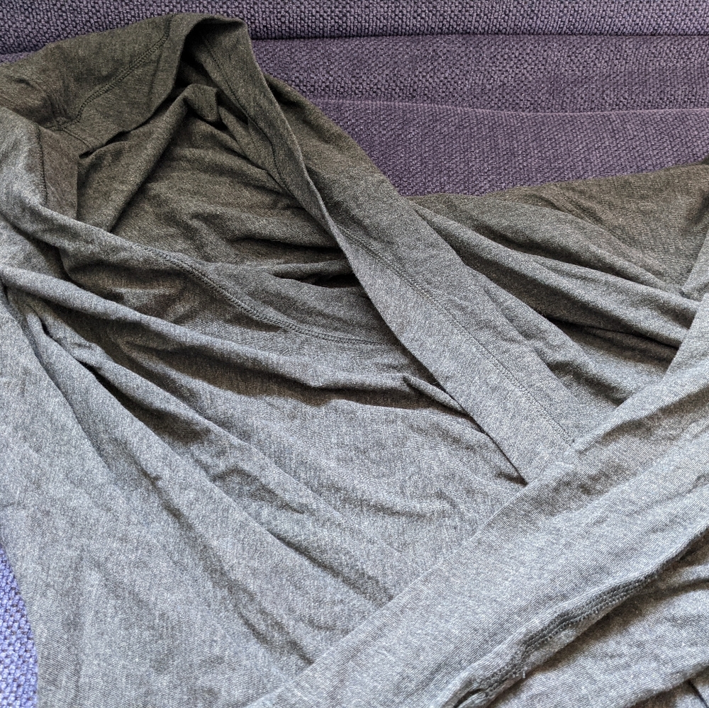Lululemon Iconic Wrap - Picture 4 of 5